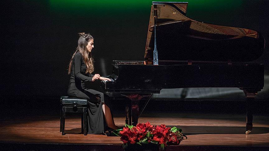 Türk piyanist Deniz İrem Gür, Fas’ta düzenlenen Prenses Meryem Uluslararası Piyano Yarışması’nda birinci oldu.