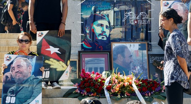 Küba devriminin lideri ve eski Devlet Başkanı Fidel Castro’nun ölümünün ardından ülkede 9 gün yas ilan edildi.