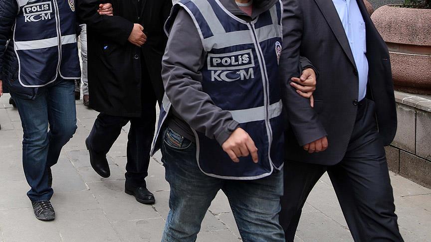 Ankara Emniyet Müdürlüğü Mali Suçlarla Mücadele Şubesi ekiplerince, haklarında gözaltı kararı bulunan Maliye Bakanlığında görevli 60 kişiden 36’sı gözaltına aldı.