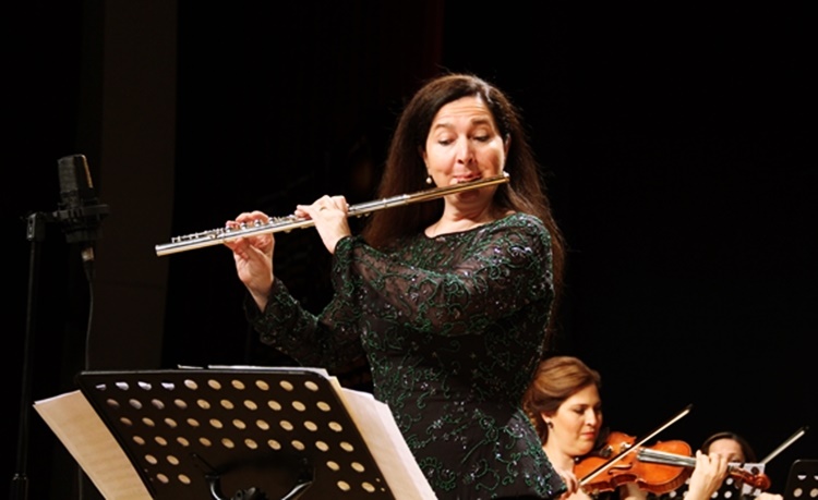 239 Yıl Gizli Kalmış Mozart Eseri Dünyada İlk Kez Türkiye’de 1 Dünyaca ünlü Avusturyalı besteci Wolfgang Amadeus Mozart ‘ın 239 yıldır gizli kalan konçertosu dünyada ilk kez Türkiye’de seslendirilecek.