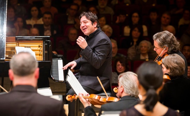 Fazıl Say New York Konserinde Dakikalarca Ayakta Alkışlandı 1 Fazıl Say New York Konserinde Dakikalarca Ayakta Alkışlandı