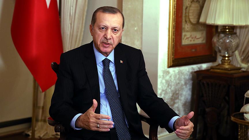 Cumhurbaşkanı Erdoğan, Rus Büyükelçi Karlov’un silahlı saldırı sonucu öldürülmesi ile ilgili “Biliyoruz ki bu Türkiye-Rusya ilişkilerinin normalleşme sürecini özellikle bozmaya yönelik bir provokasyondur.” dedi.