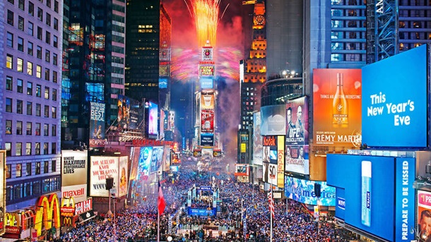 New York’un simgelerinden Times Meydanı, bu yıl da ABD yılbaşı kutlamalarının en renkli geçeceği merkezlerden olacak.