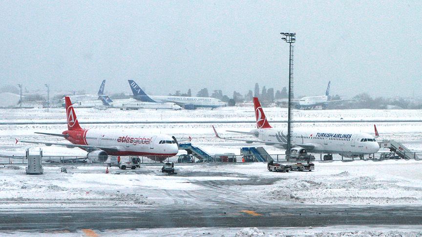 Seferler normale döndü 1 ataturk havalimani kar yagisi