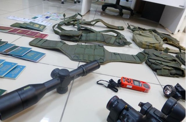 Teröristin izi sürüyor! Konya'dan İzmir'e gelen 27 şüpheli gözaltında, evden çıkanlar şaşırttı. 1 izmir reina operasyonunda ele gecirilenler