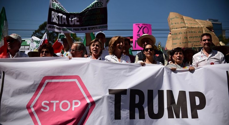 Meksika’da ABD’nin Duvar Örme Planına Protesto
