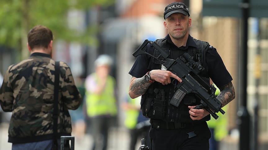 Manchester saldırısında 3 gözaltı daha 1 ingiltere polis
