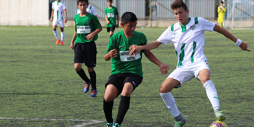 TFF'nin anlaşılamayan kararına tepkiler çığ gibi! Binlerce genç futbolcuya büyük darbe! 1 akademi ligi