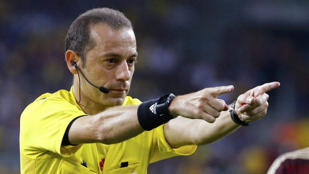 cuneyt cakir fifa hakemi