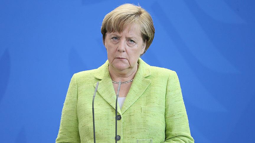 Angela Merkel gözden düşüyor 1 merkel 01284618