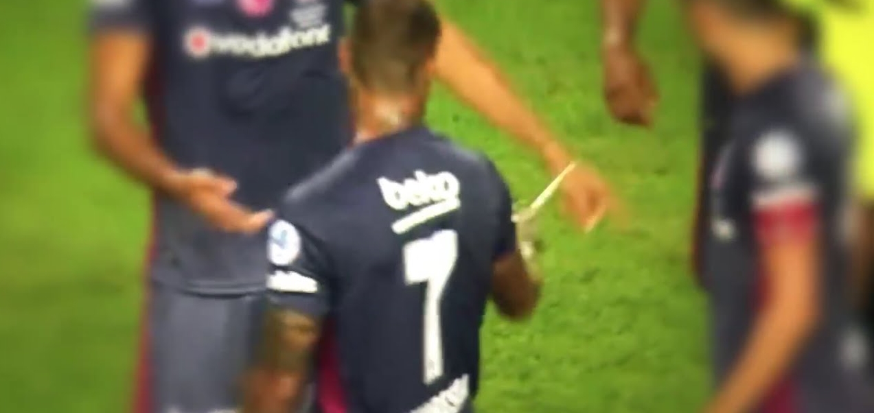 Sahaya bıçak atan taraftar Konya'da gözaltına alındı 1 quaresma bicak