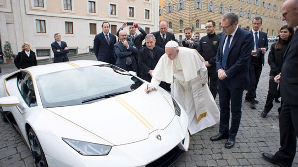 Papa Francesco, Lamborghini'sini satışa çıkarıyor! 1 papa satilik lamborghini
