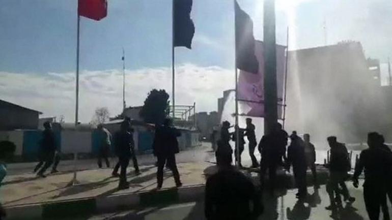 iran karıstı