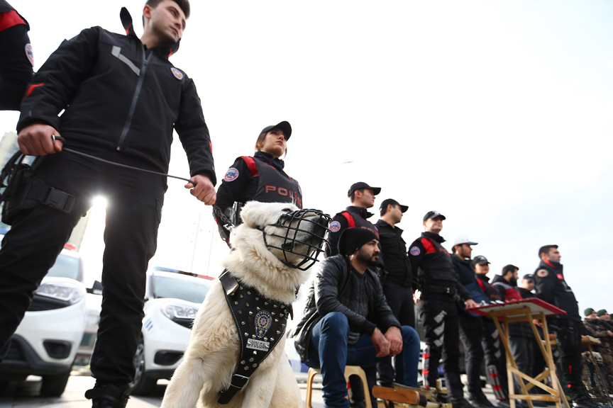 istanbul polis yilbasi