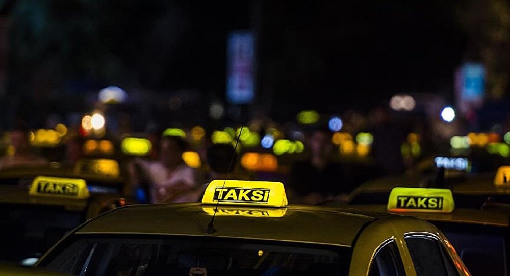 Yine taksiciler yine olay! Müşteri gibi UBER kullanıp şoförü dövdüler! 1 taksi 91273111