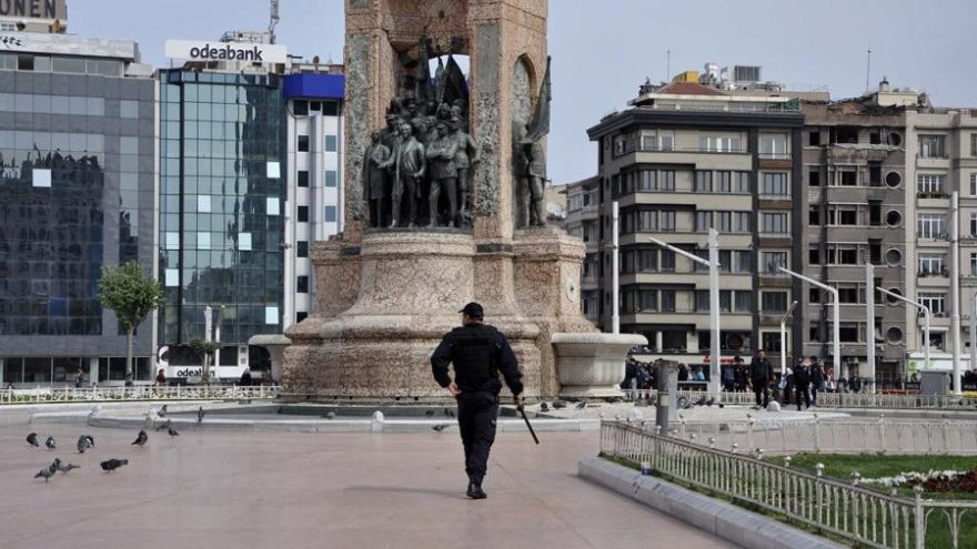 Son Dakika: Taksim Meydanı yine kapatıldı 1 taksim meydani kapatildi 1984711