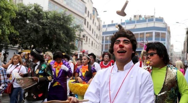 Yüzlerce palyaço Lima sokaklarında 1 peru palyaco gunu
