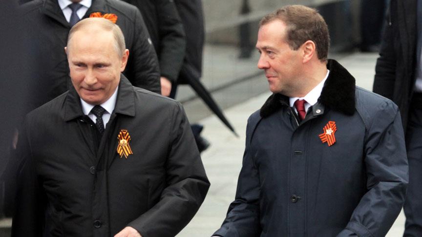 putin medvedev 147183993