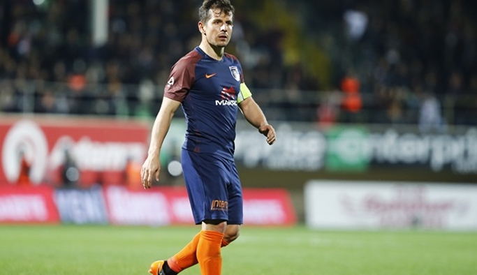 "Dünya Kupası'ndan önce sadaka verdiğimiz için uçak düşmedi" 1 emre belozoglu basaksehir