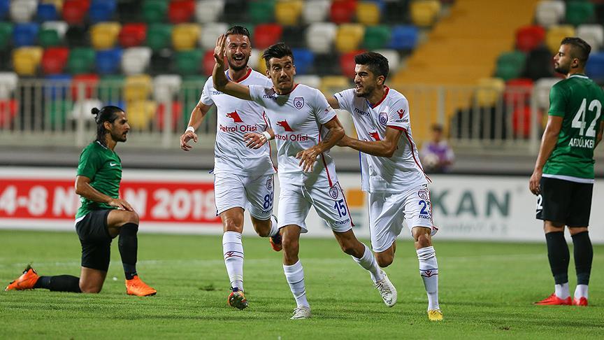 Gol sevincini abarttı, kadro dışı kaldı! 1 huseyin atakan uner