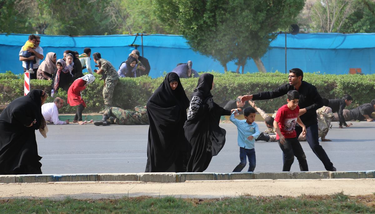 İran'da askeri törene silahlı saldırı: 24 ölü 53 yaralı 1 iran teror saldirisi