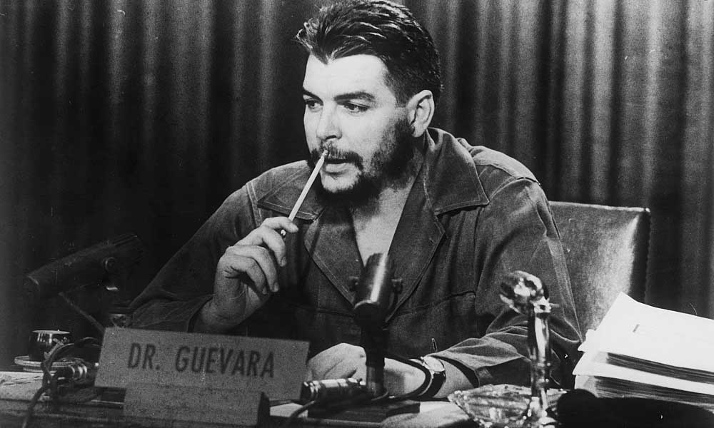 Küba devrimi liderlerinden, Arjantinli devrimci Ernesto Che Guevara 51 yıl önce bugün Bolivya'nın La Higuera bölgesinde öldürüldü.