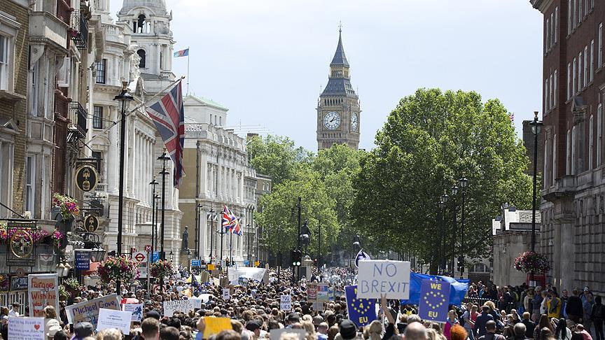 Brexit taraftarları güç kaybediyor 1