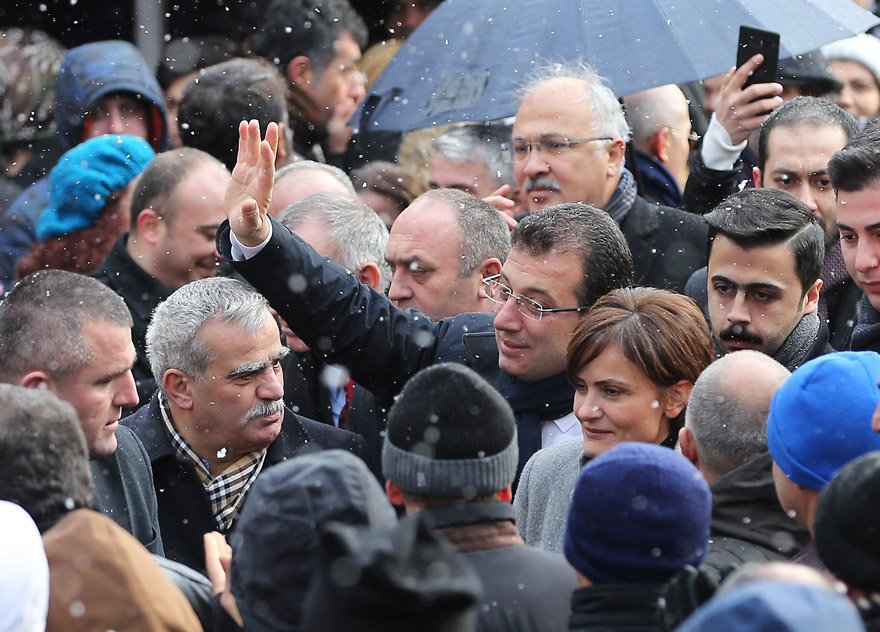 CHP'li İmamoğlu’nun kreş açılışı miting havasında geçti!