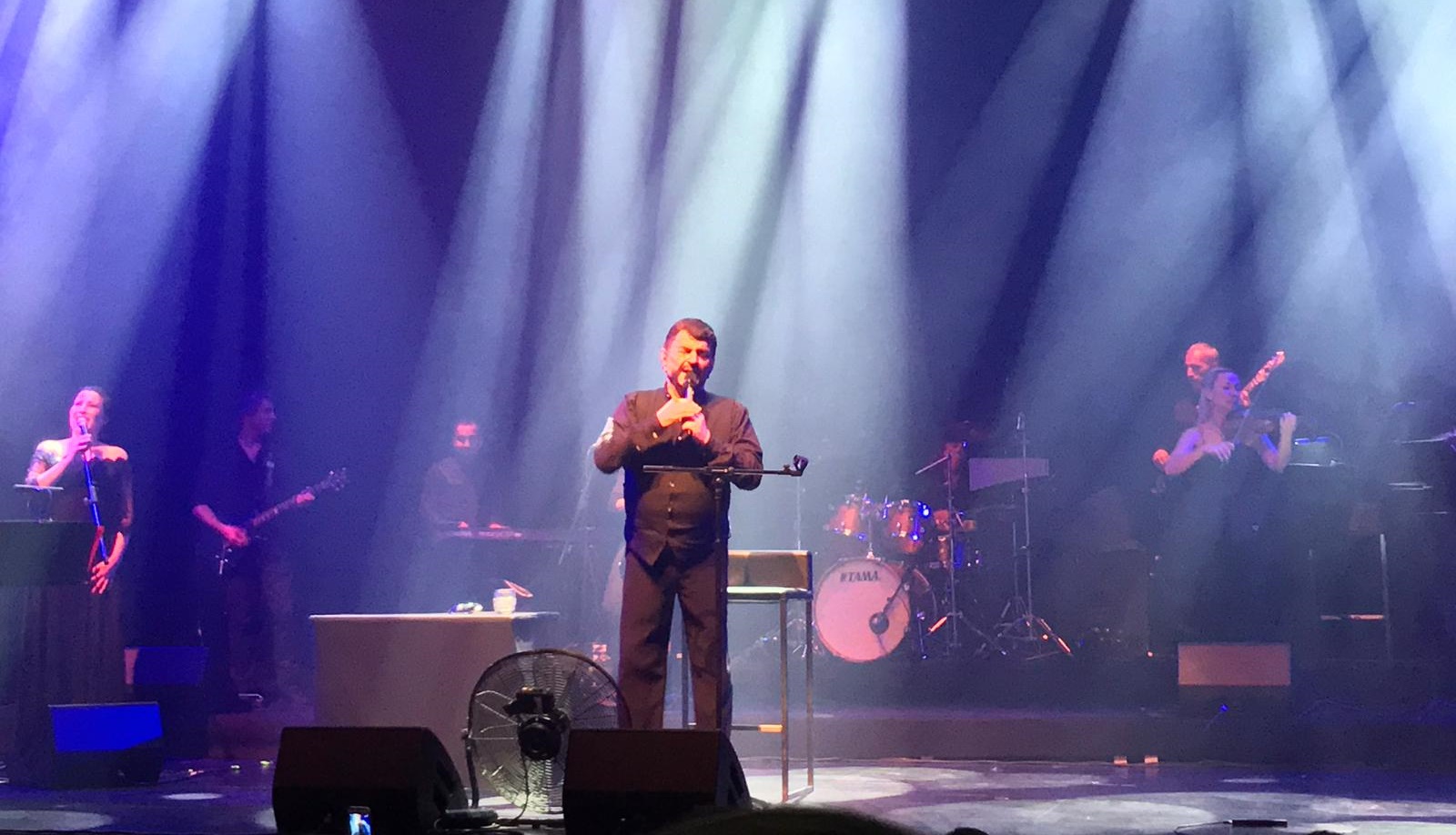 "Zeki Müren en kötü yorumcu, kulağımın 10'da biriyle dinlemem" 1 alpay 50 yil konseri