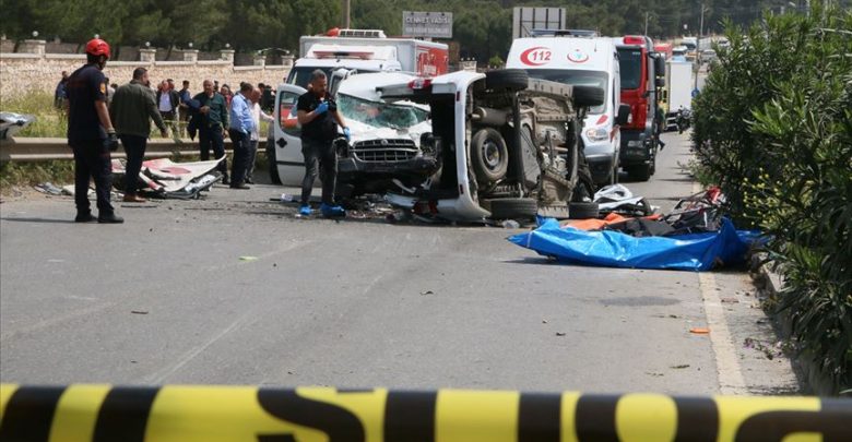 İzmir Buca'da trafik kazası: 3'ü çocuk 7 kişi yaşamını yitirdi 9 buca trafik kazasi
