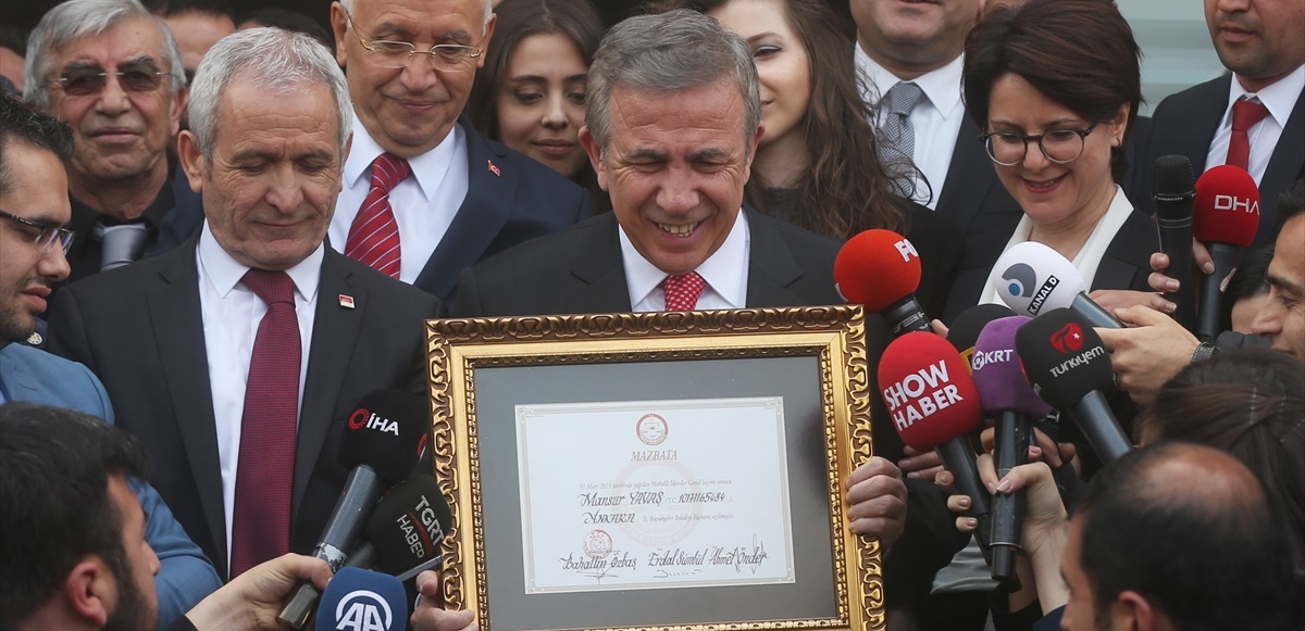 Ankara Büyükşehir Belediye Başkanı resmen Mansur Yavaş 1 Mansur Yavaş mazbatayı aldı