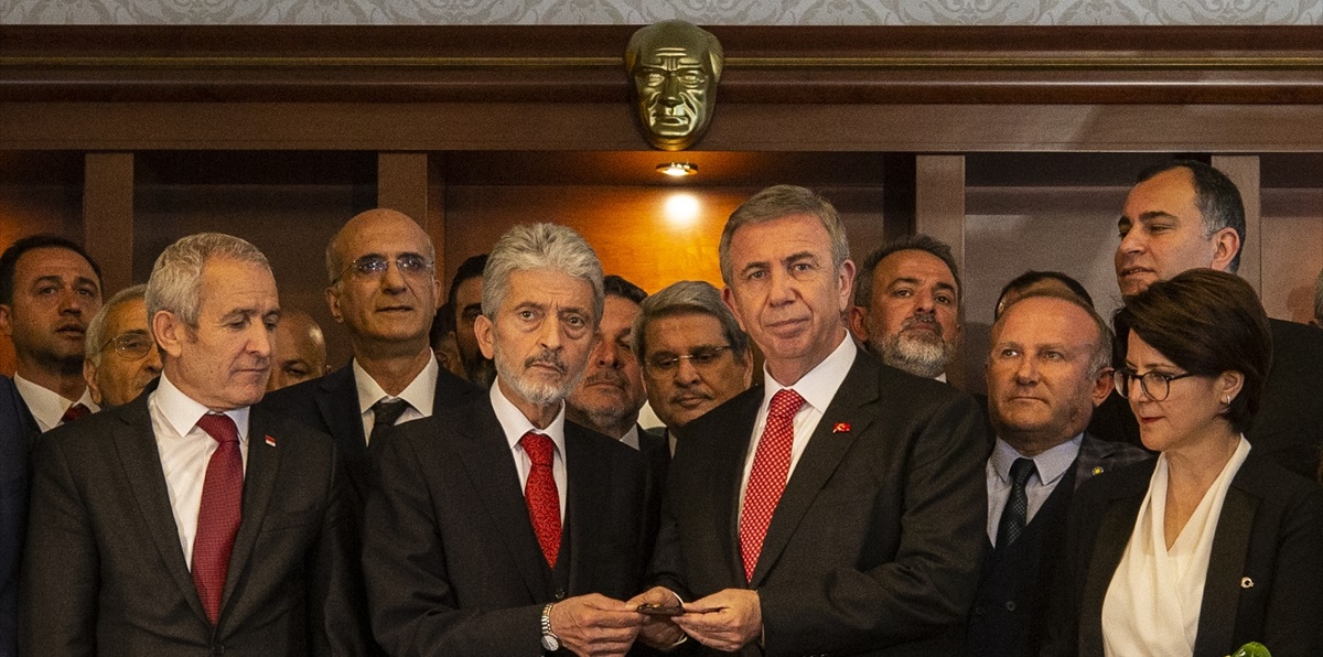 Ankara Büyükşehir Belediye Başkanı resmen Mansur Yavaş 2 Mansur Yavaş Mustafa Tuna'dan görevi devraldı