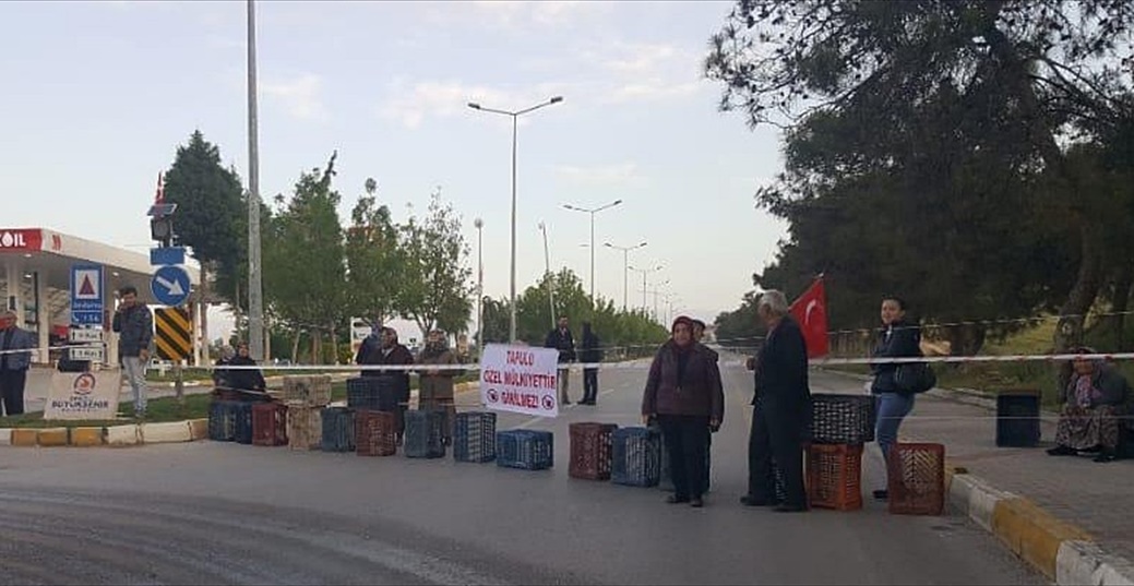 "Mülk sahibiyiz" dediler, Pamukkale yolunu kapattılar 1 pamukkale yolu kapandi