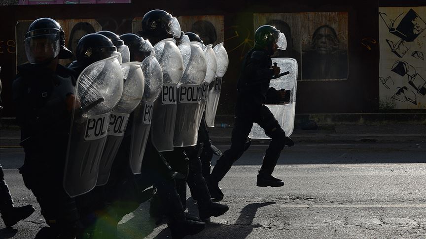Venezuela başkentinde bomba paniği 1 venezuela polis 1429871