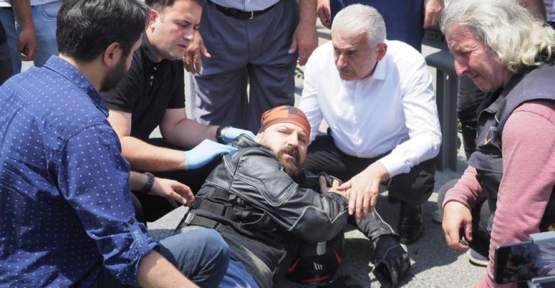 Kaza yapan motosikletliye ilk müdahale Binali Yıldırım'ın doktorundan 11 binali yildirim kaza