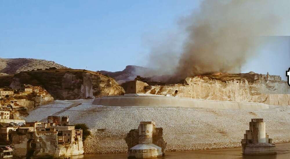 Hasankeyf'te korkutan yangın