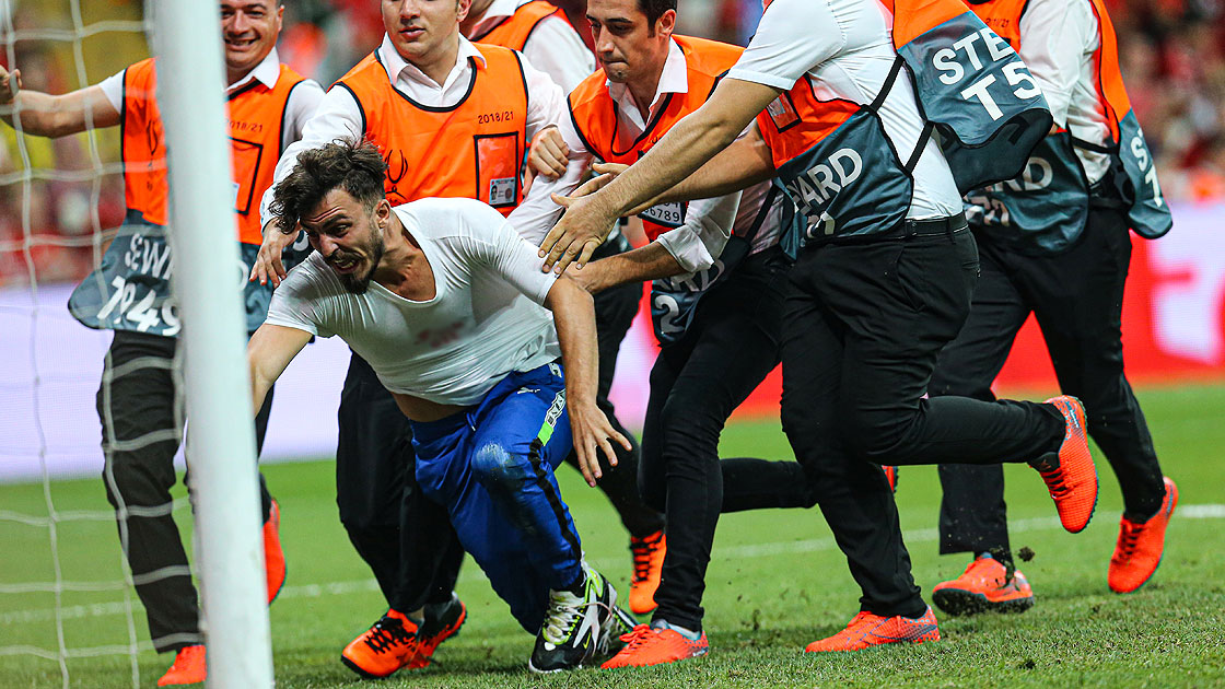 Futbol maçlarından men edildi, serbest bırakıldı! 1 abdu saha