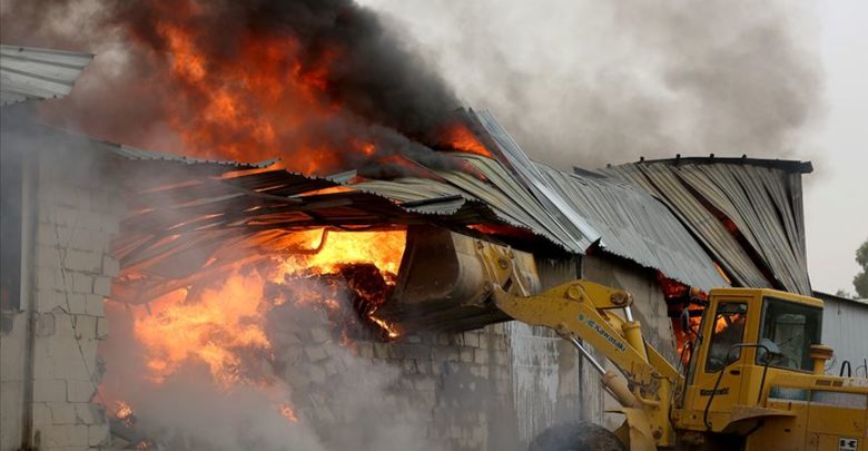 Irak'ın en büyük alışveriş merkezinde yangın 6 irak alisveris merkezi yangin