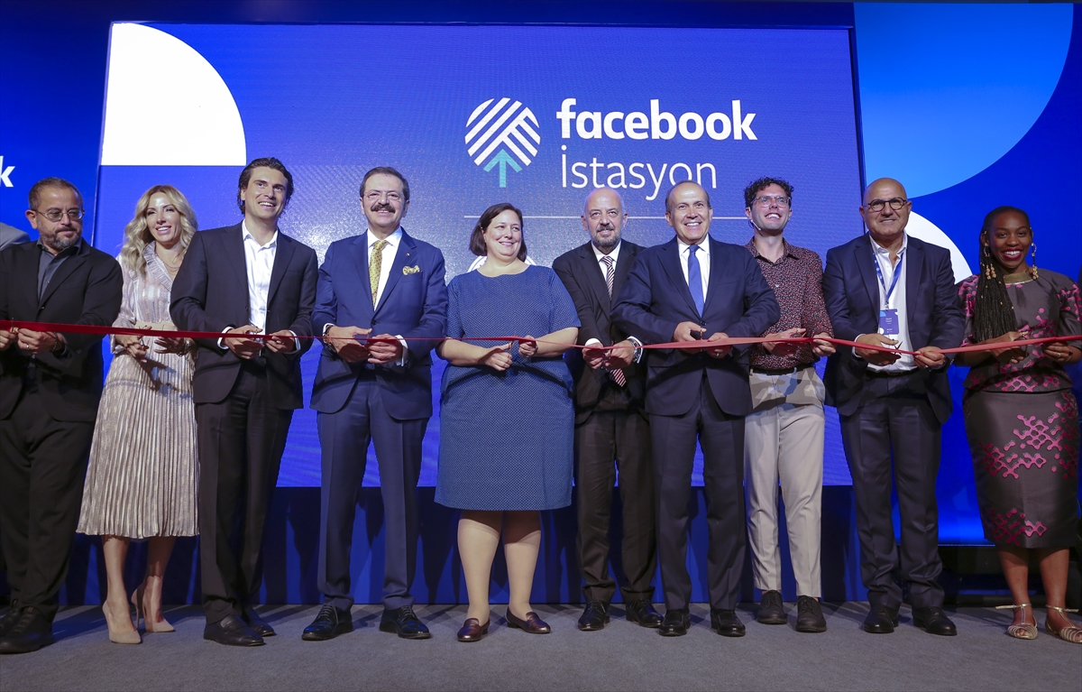 Facebook'un Türkiye'deki ilk topluluk merkezi "Facebook İstasyon" açıldı 1 20190912 2 38163199 47499322 Web