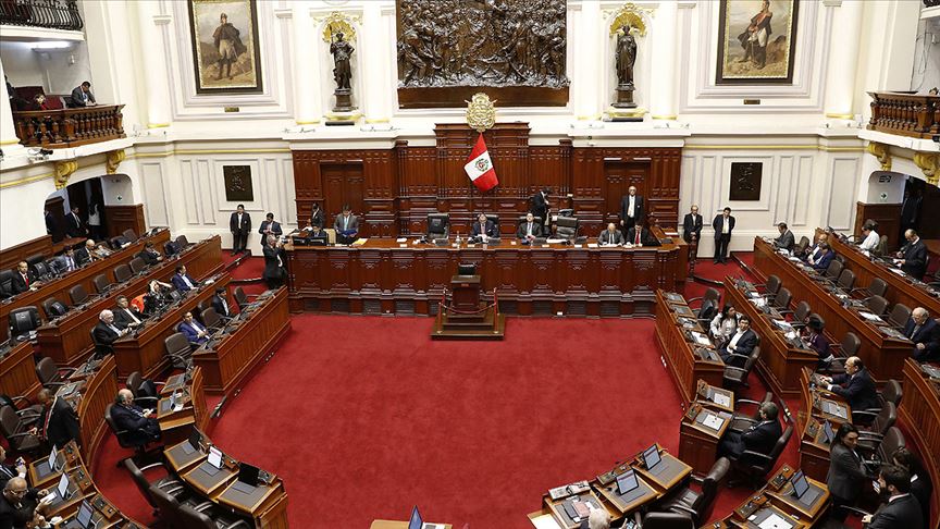 Devlet Başkanı Kongre'yi, Kongre de Devlet Başkanı’nı feshetti 1 peru kongre