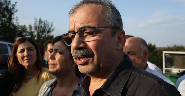 Sırrı Süreyya Önder tahliye edildi 3 sirri sureyya onder tahliye