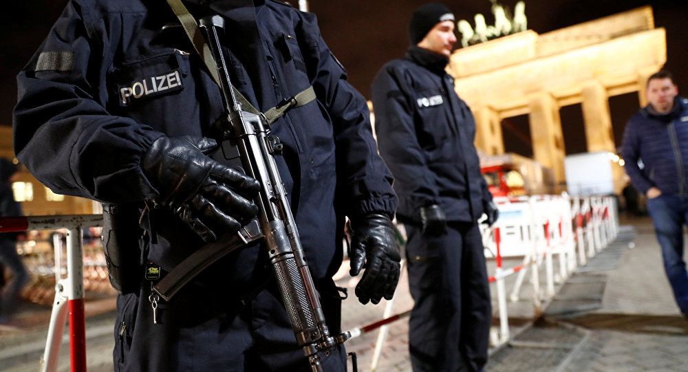 Alman polisi bıçakla saldırdığını iddia ettiği bir Türk'ü öldürdü 1 polizei