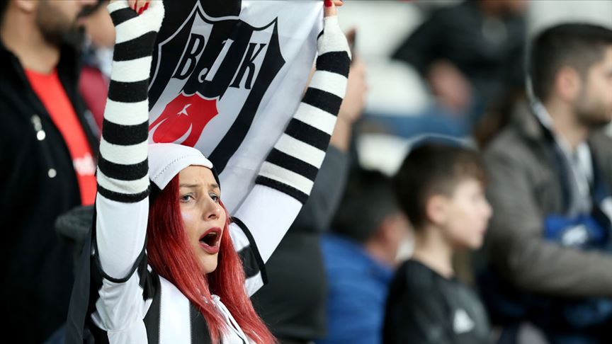 Beşiktaş'tan kadın taraftarlara jest 1 bjk taraftar kadin