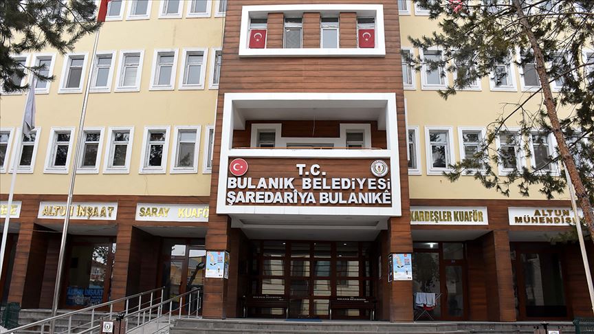 Urla dahil 4 belediye başkanı görevden alındı 1 bulanik belediyesi