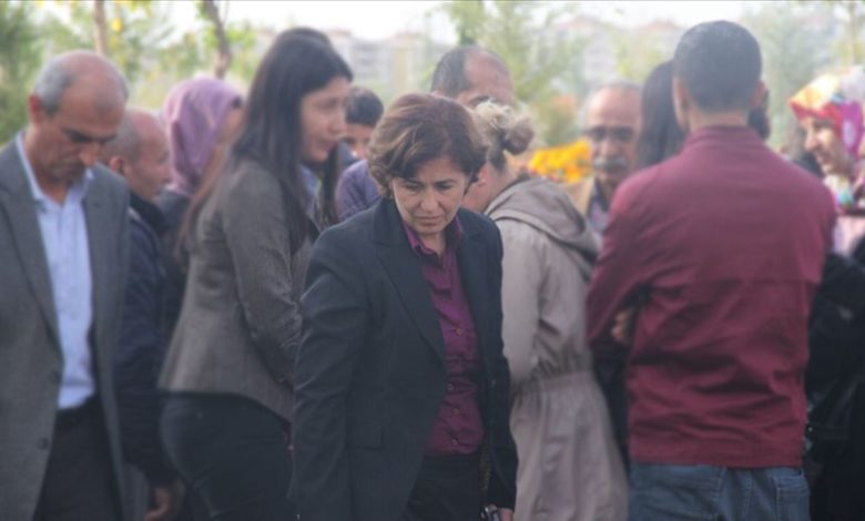 HDP Sur Belediye Başkanı Filiz Buluttekin tutuklandı.