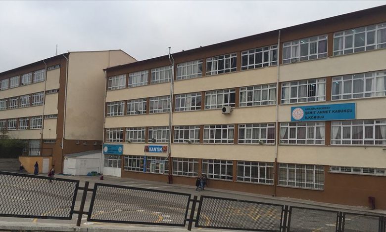 Şırınga çikolatayla gelen ölüm! MEB: Kantin denetlendi! 2 mert yagiz