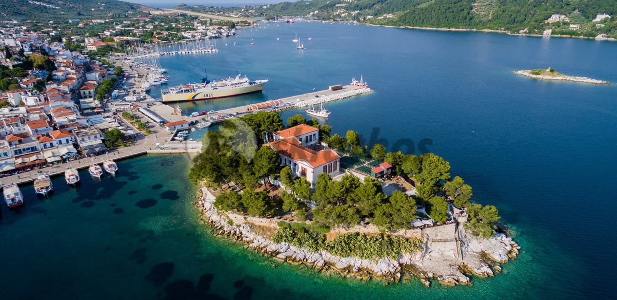 Skiathos 'taki Bourtzi Adası