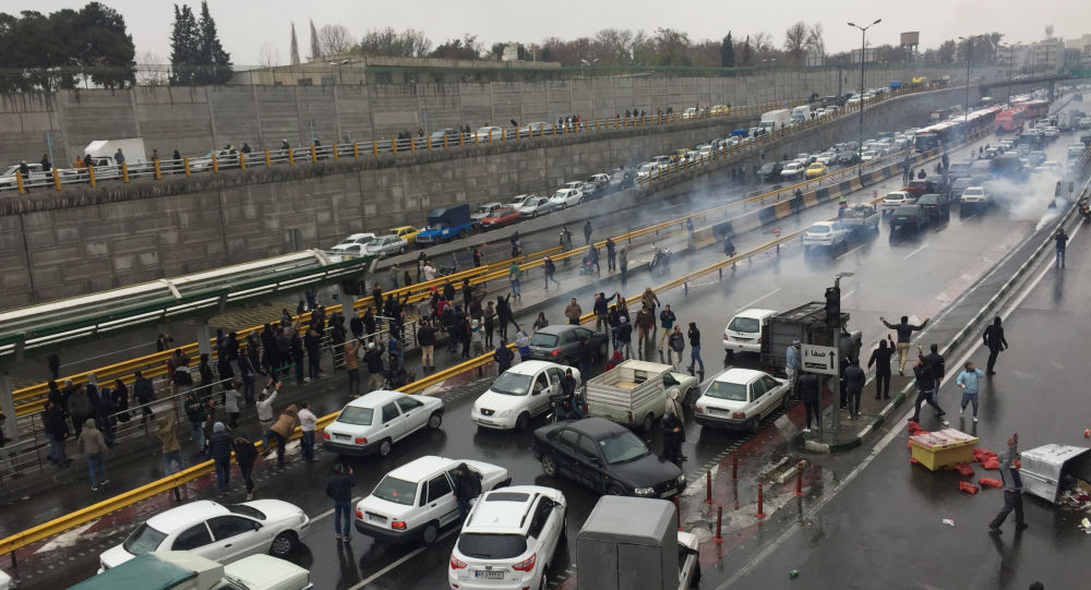 Protestolar boyunca interneti kesen İran: Herkes yalan söylüyor 1 tahran 12984711