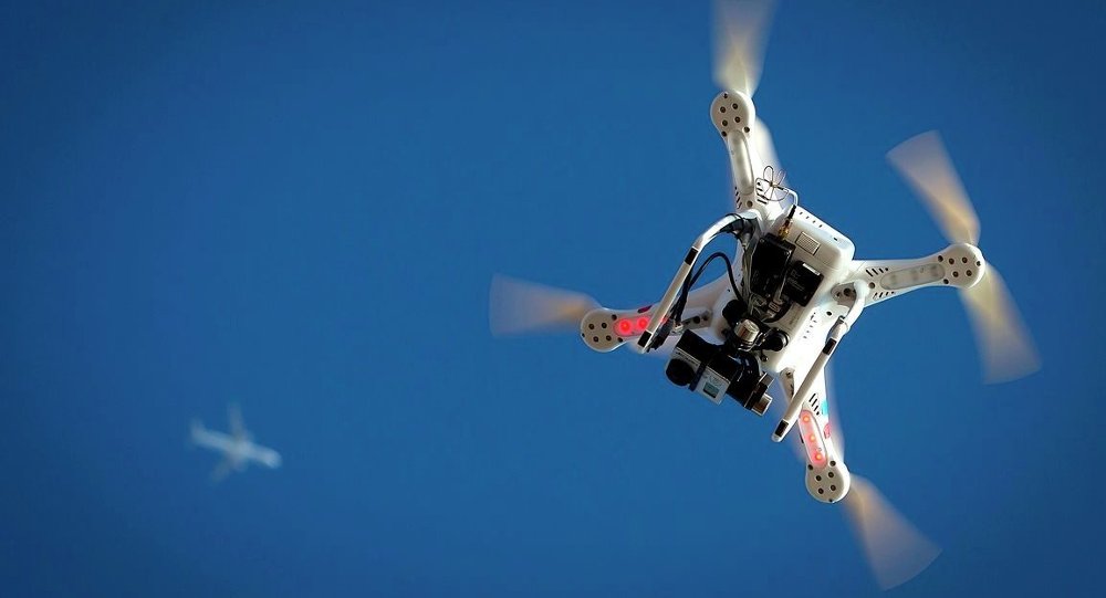 Taksim Meydanında jandarma polisin dronunu düşürdü 1 drone 19471111