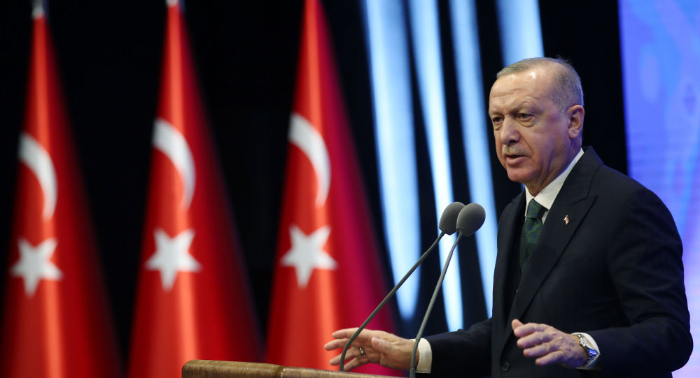 "Gençlerimizin çoğu 30'u aşkın evleniyor ya da çoğu evde kalıyor. Böyle bir şey olur mu ya?" 1 erdogan 9991737371